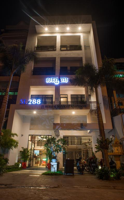White Residence Hotel & Apartment Phnom Penh Esterno foto
