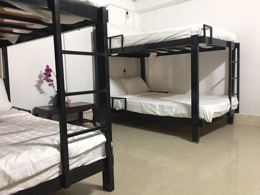 White Residence Hotel & Apartment Phnom Penh Esterno foto