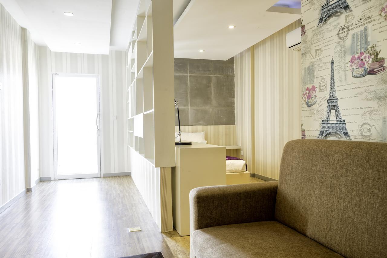 White Residence Hotel & Apartment Phnom Penh Esterno foto