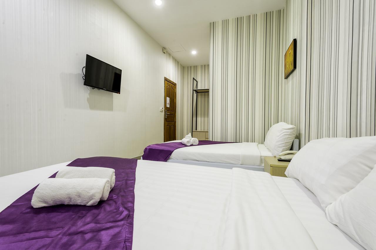 White Residence Hotel & Apartment Phnom Penh Esterno foto