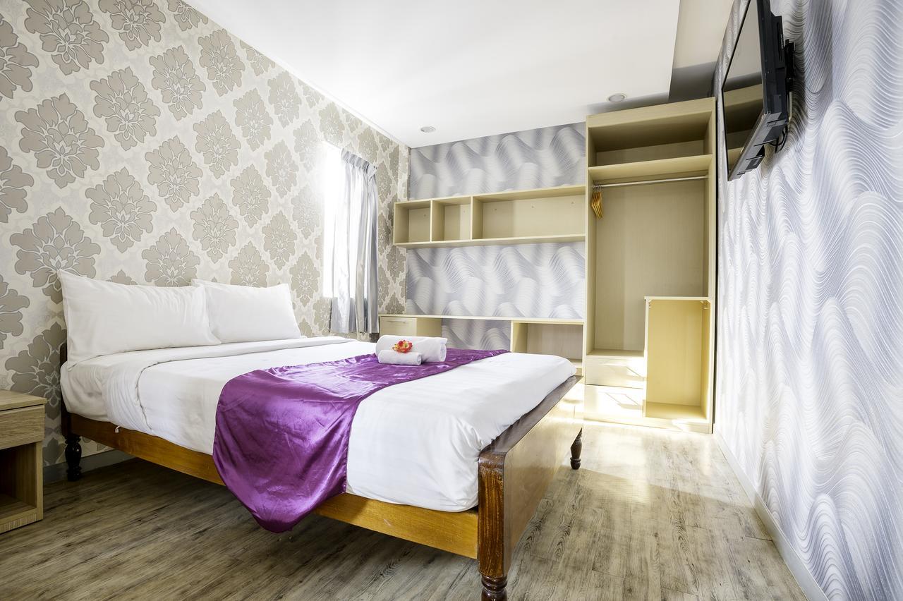 White Residence Hotel & Apartment Phnom Penh Esterno foto
