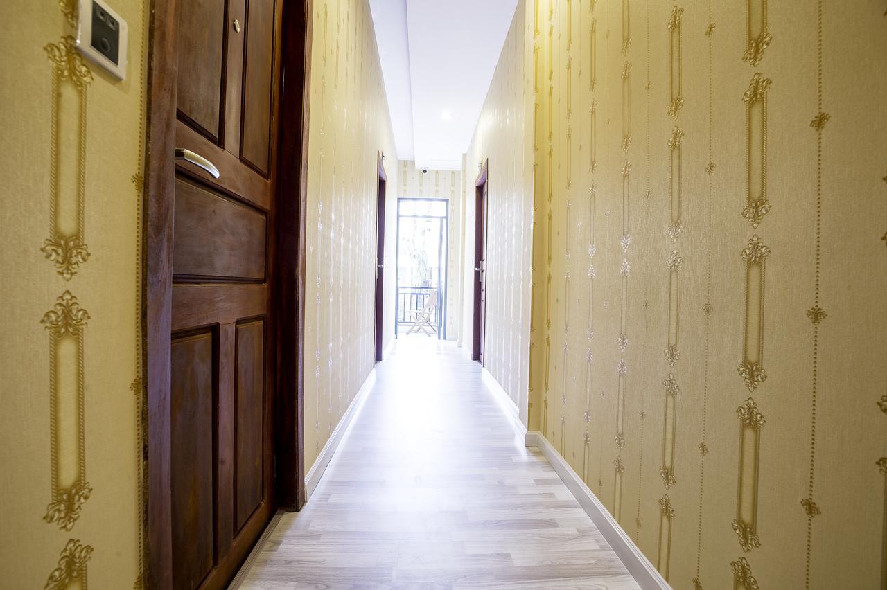 White Residence Hotel & Apartment Phnom Penh Esterno foto